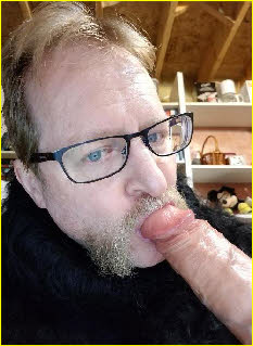 Closet fag Scott from Canada sucks a giant dildo