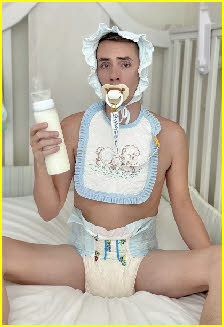 ABDL loser DiaperKing totally failing as an adult male ABDL loser DiaperKing totally failing as an adult male