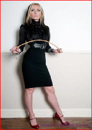 Glasgow domme Mistress Megara flexes cane