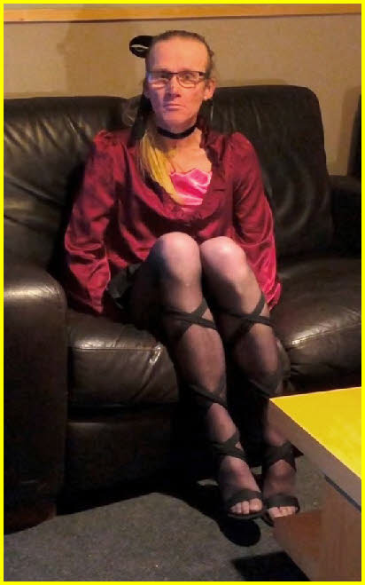 Darren Kelly exposed as Sissy Scarlet Louise