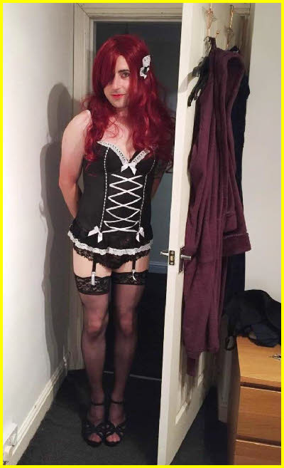 Mincing sissy maid Rosie