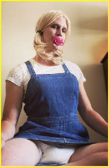 Dummy-sucking, diaper-wearing sissy loser Sissafrissy Dummy-sucking, diaper-wearing sissy loser Sissafrissy