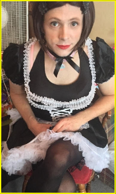 Sissy Shawna in French maid uniform