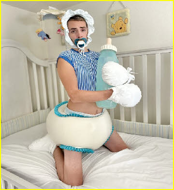 Pathetic sissy baby DiaperKing from Orlando exposed in absurd outfit Pathetic sissy baby DiaperKing from Orlando exposed in absurd outfit