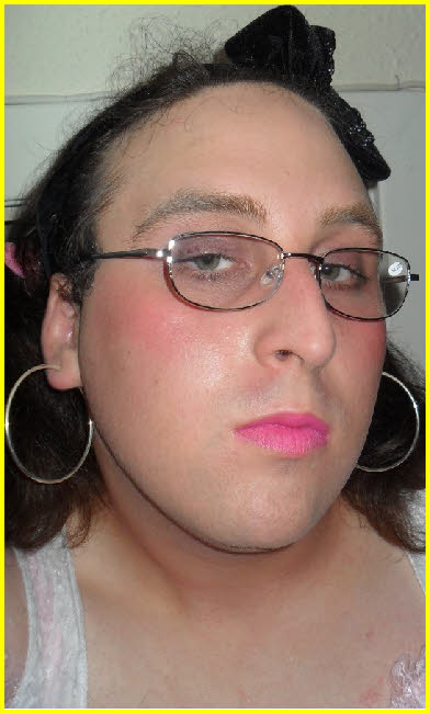 Extreme exposure close-up of Scottish sissy Cassie